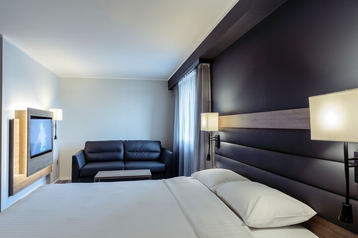 Room 16 of 47