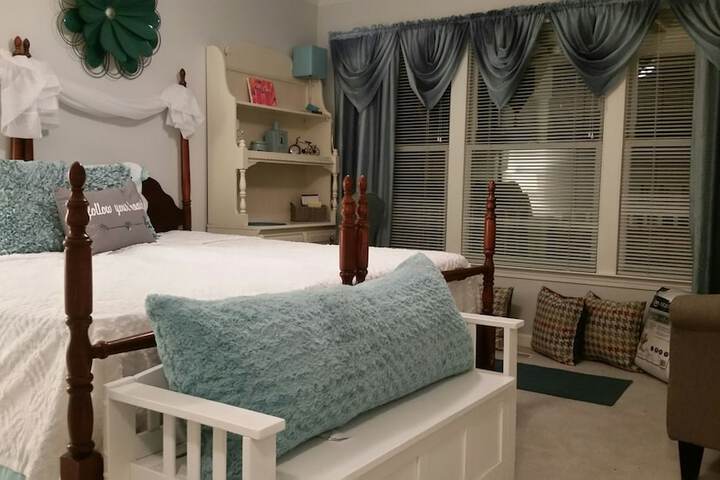 Room 10 of 23