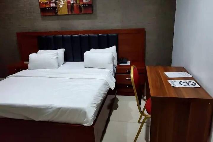 Room 6 of 22