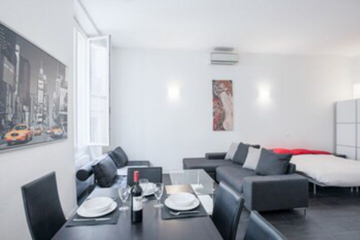 Room 3 of 11