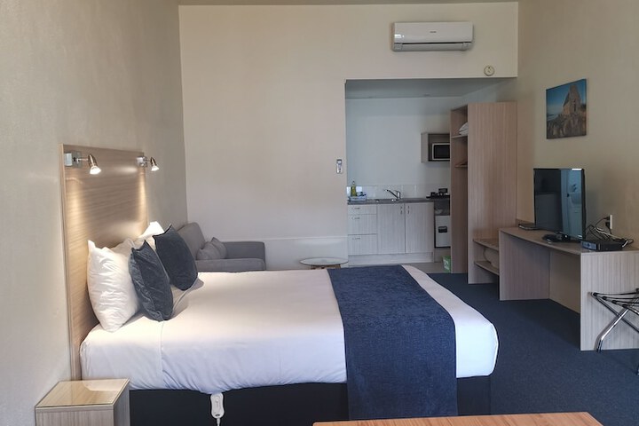 Room 33 of 58