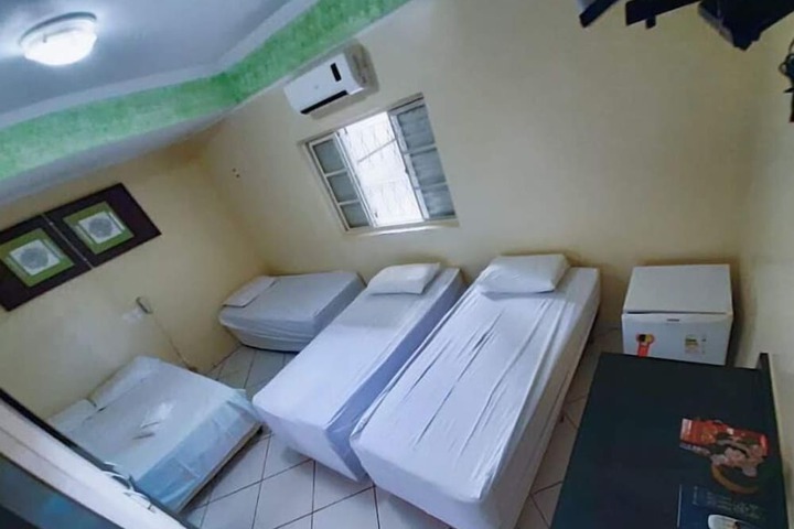 Room 13 of 27