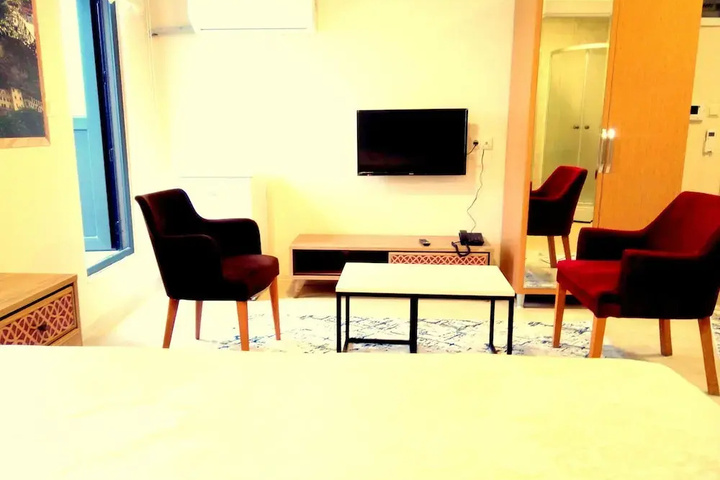 Room 2 of 9