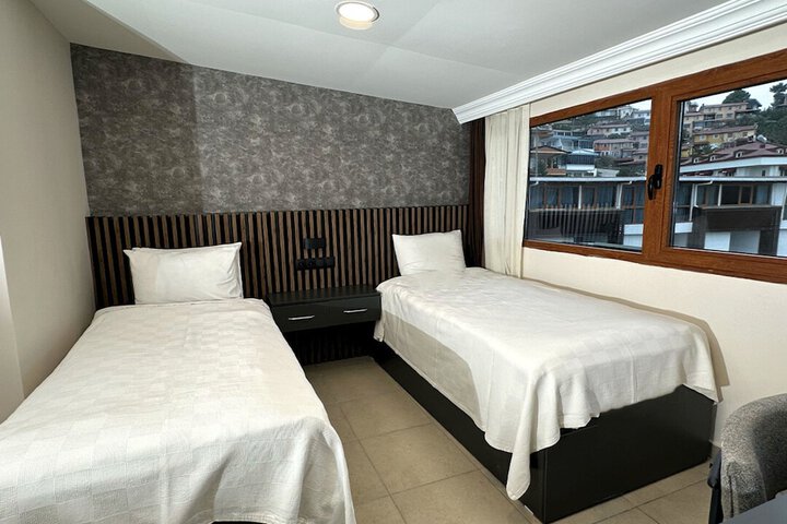 Room 9 of 47