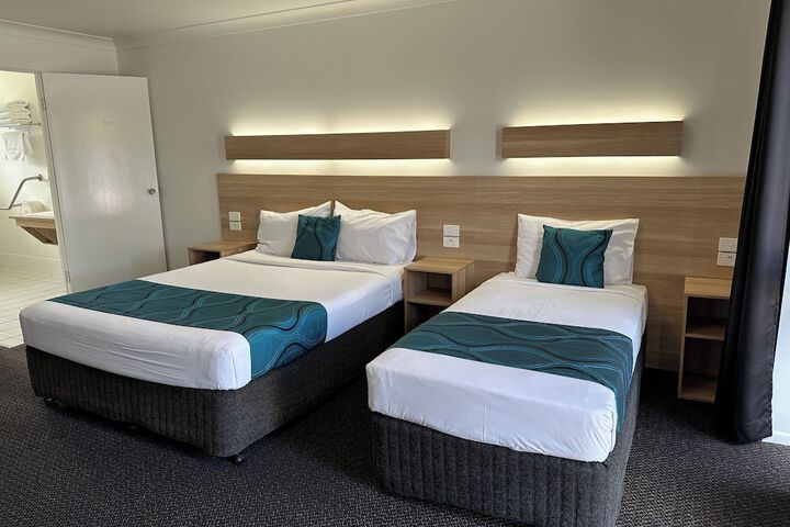 Room 45 of 170