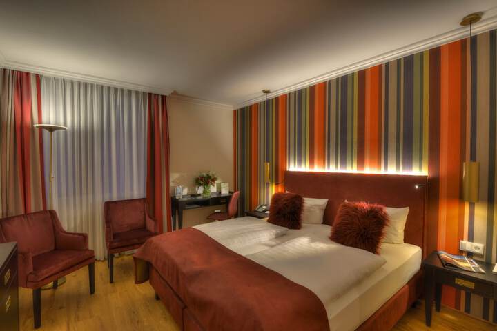 Room 5 of 38