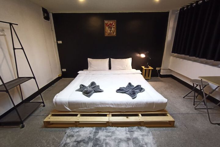 Room 5 of 44