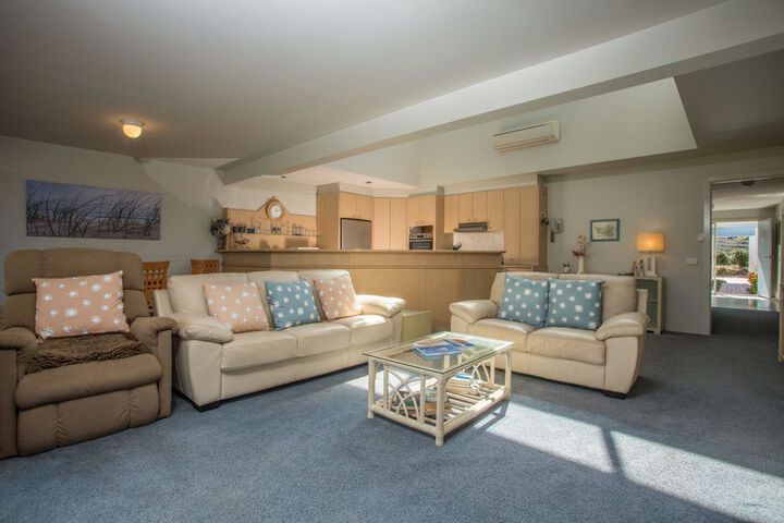 Room 5 of 17