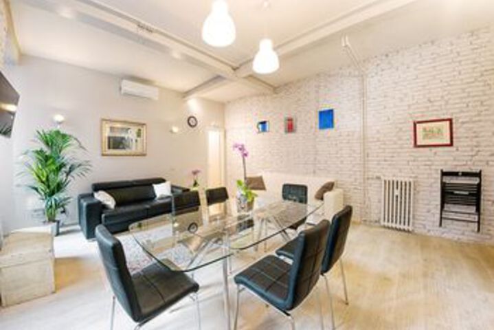 Room 9 of 13