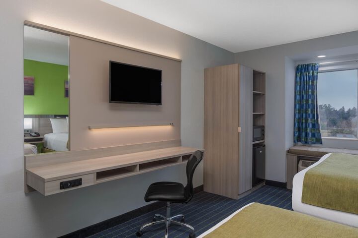 Room 17 of 30