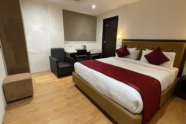 Room 28 of 67