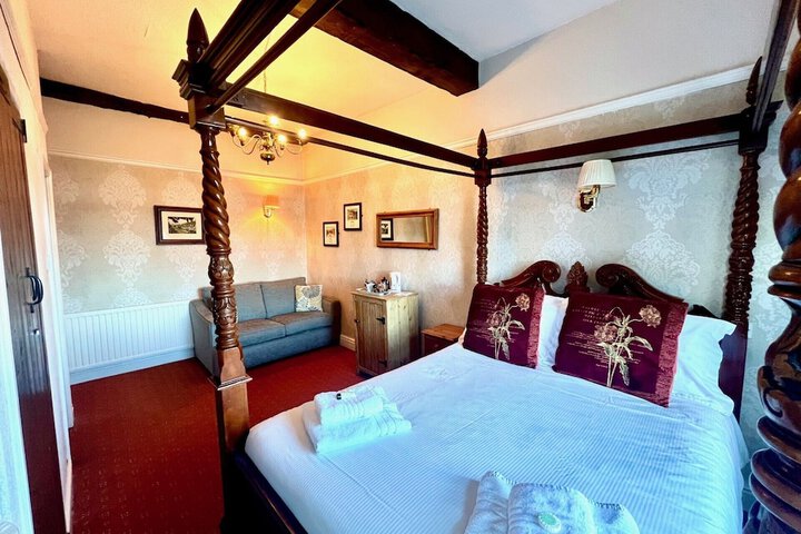 Room 16 of 33