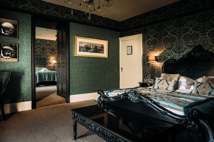 Room 25 of 74