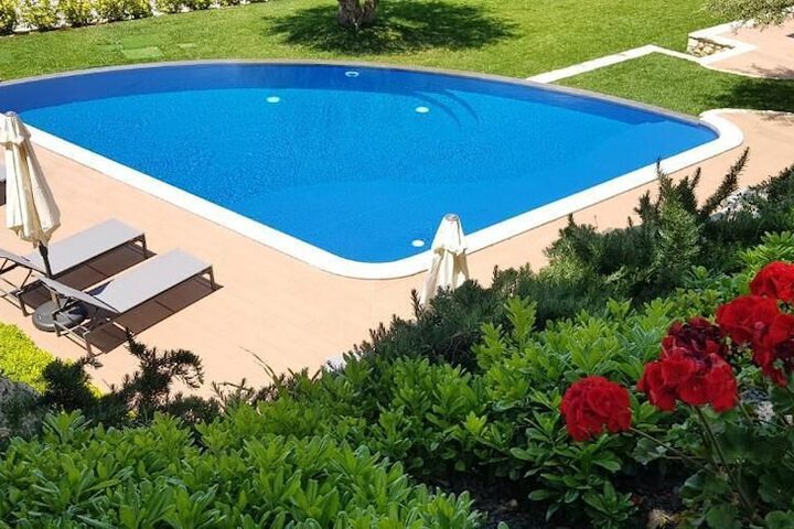 Pool 17 of 35