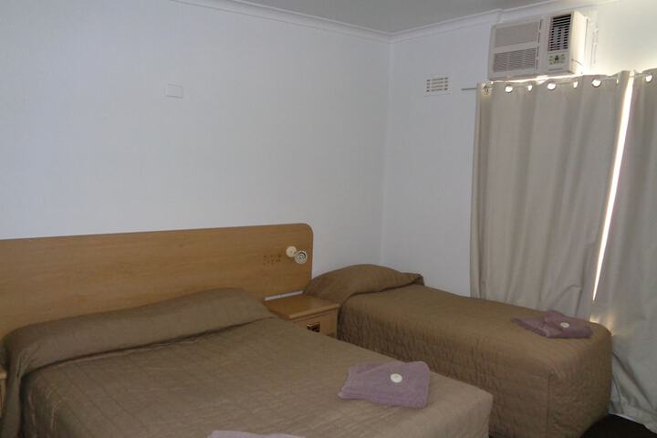 Room 6 of 78