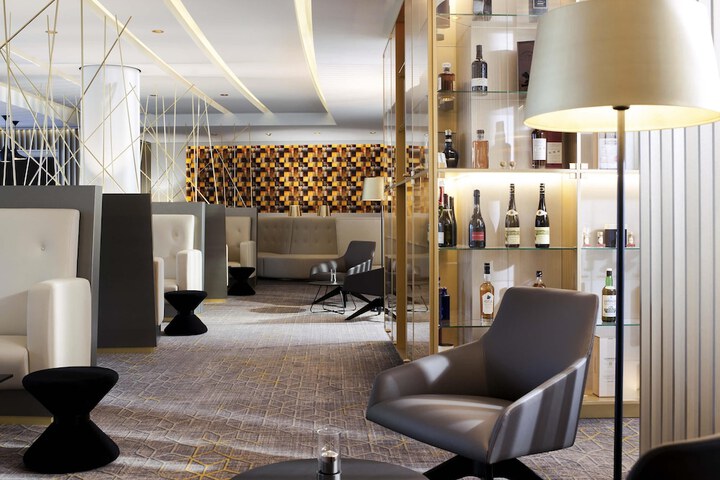 Lounge 90 of 123