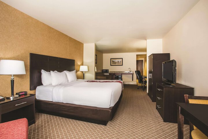 Room 8 of 34