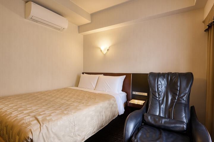 Room 15 of 76