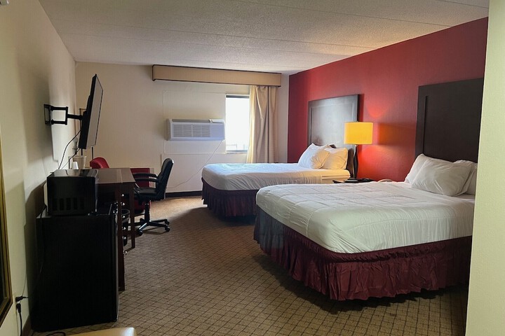 2 Queen Beds (4 of 11)