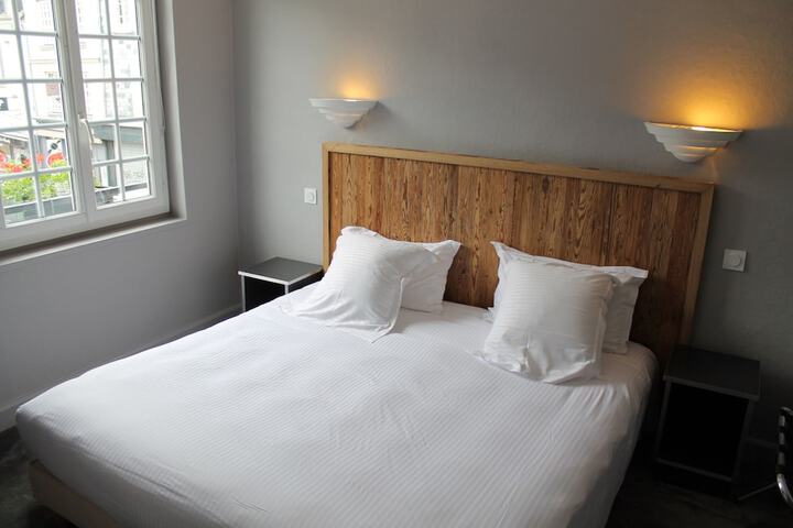 Room 4 of 58