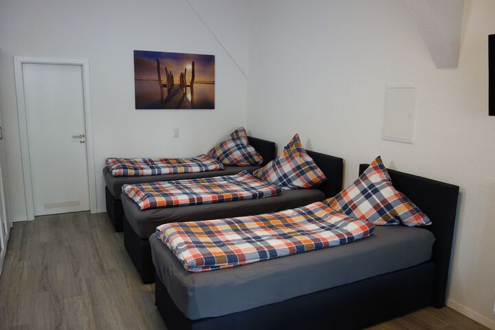 Room 3 of 44