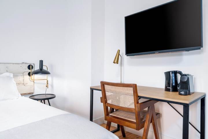 Room 5 of 74