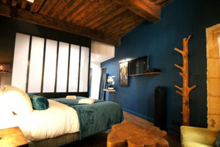 Room 11 of 13