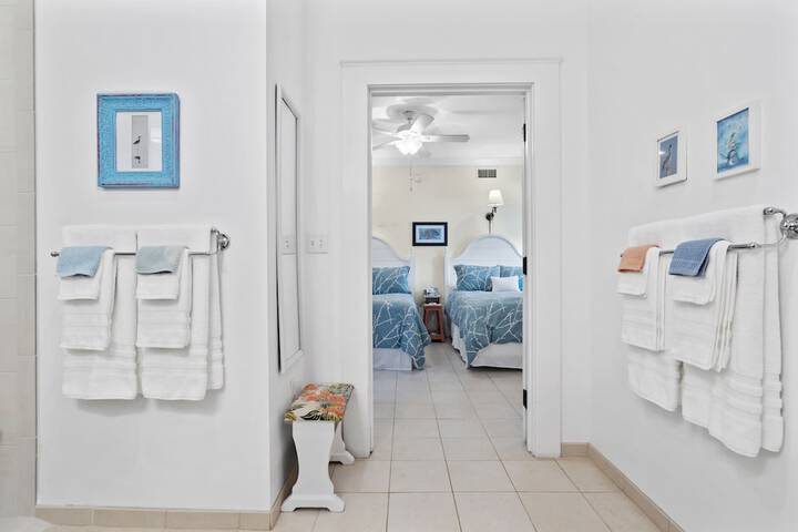 Room 21 of 34