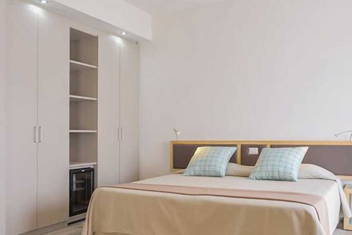Room 14 of 60