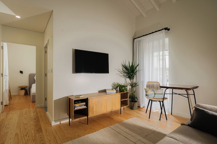 Room 12 of 46