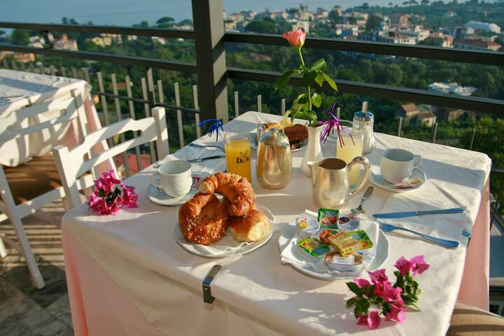 Breakfast/Coffee Service 117 of 171
