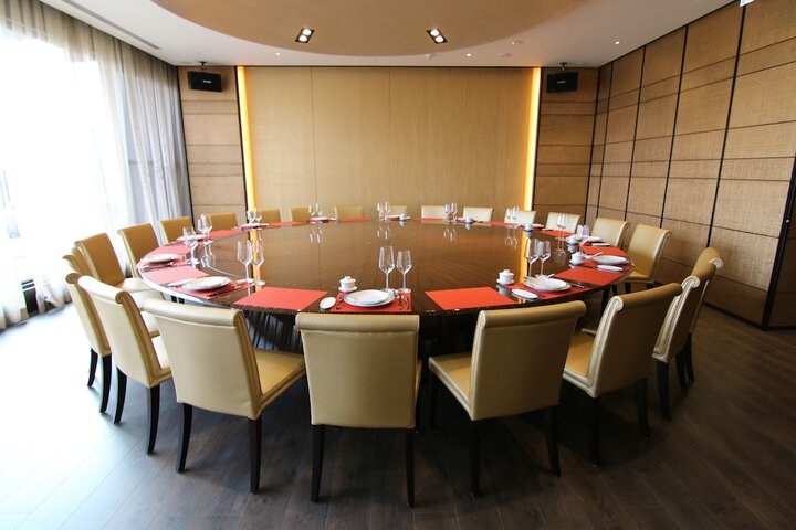 Dining 34 of 49