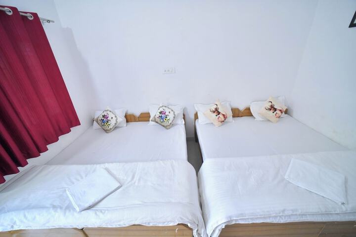 Room 5 of 10