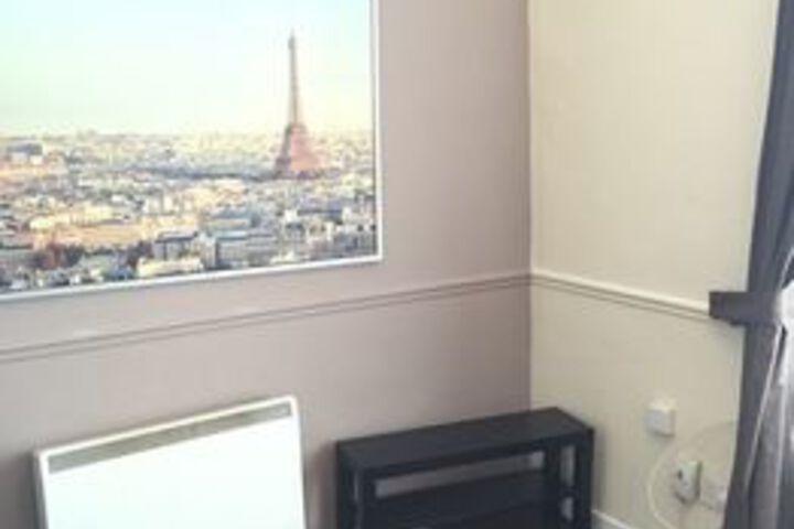Room 9 of 21