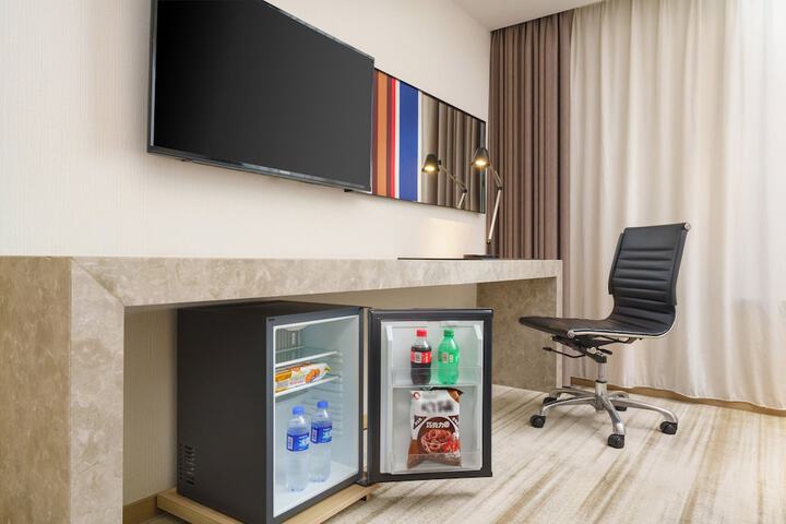 Room 12 of 38