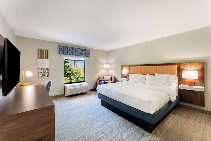 1 King Bed (7 of 19)