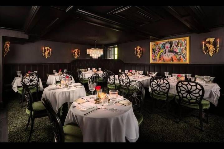 Dining 11 of 13