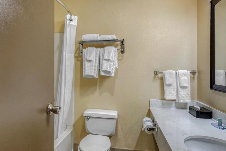 Room 52 of 75