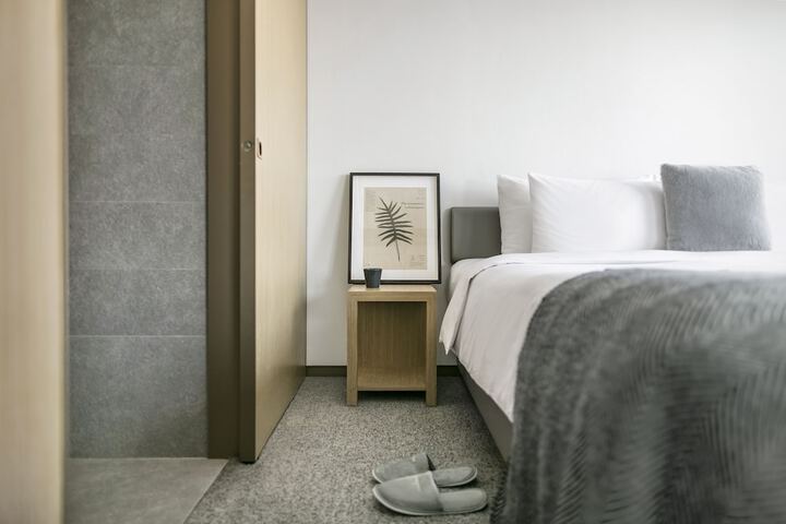 Room 32 of 82