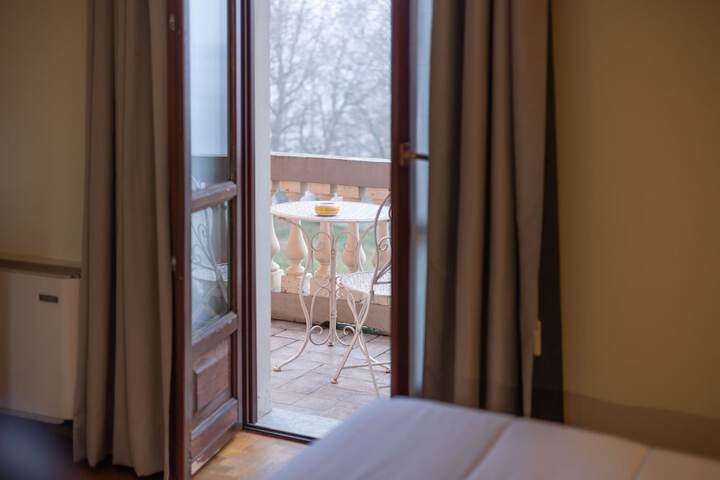 Room 32 of 104