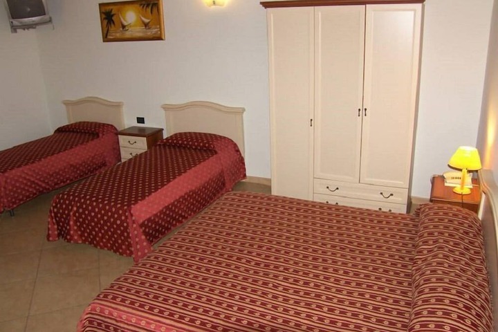 Room 11 of 47