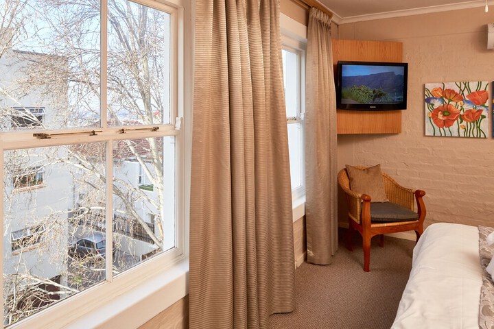 Room 28 of 47