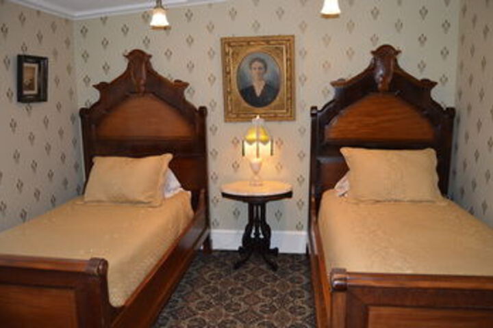 Room 65 of 117
