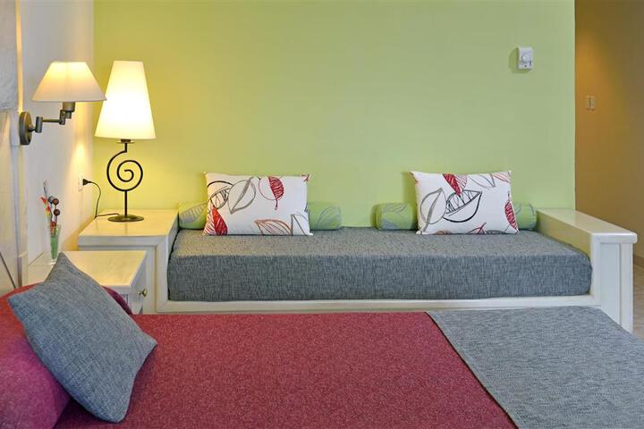 Room 43 of 49