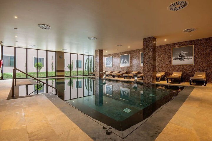 Pool 25 of 77