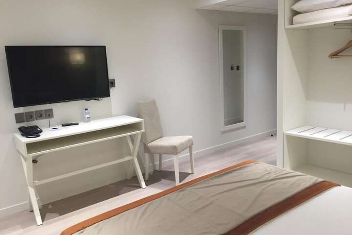 Room 15 of 41
