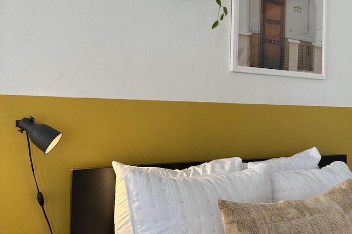 Room 8 of 34