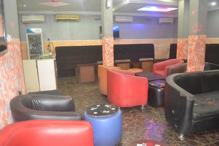 Lounge 9 of 11