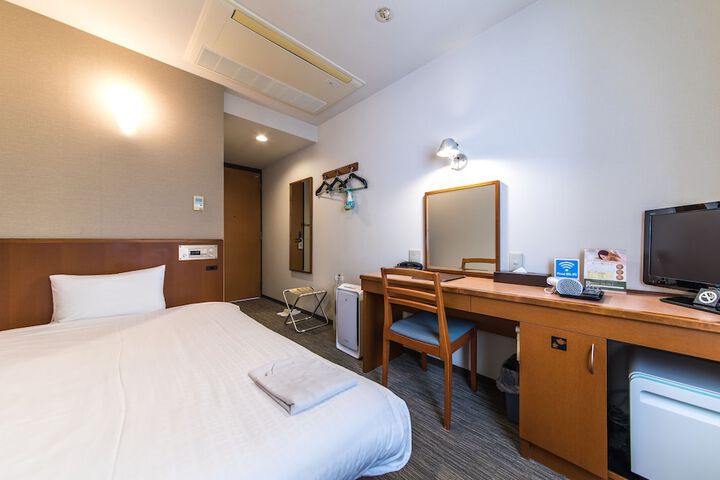 Room 19 of 36