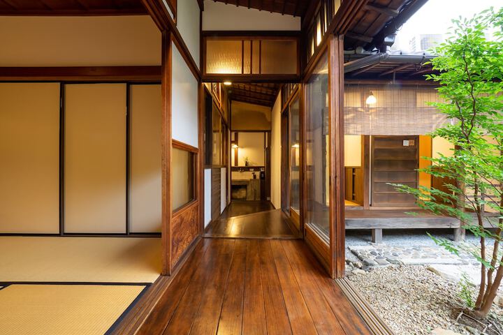 Ballroom/Hall 49 of 58